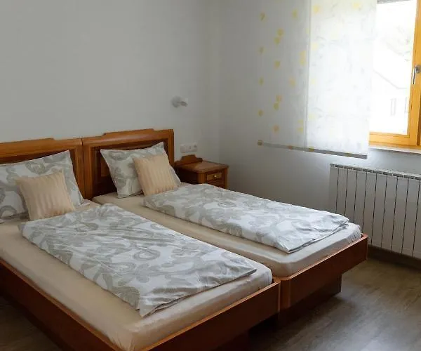 Olip アパート ブレッド